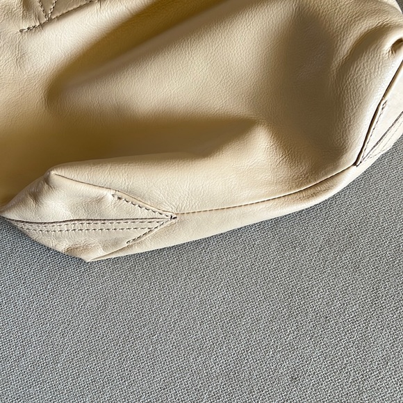 Madewell The Piazza Crossbody Bag in Buttered Scone - Picture 9 of 10